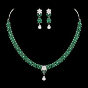 parure Émeraude royale – collier double rang & boucles d'oreilles pendantes cristal